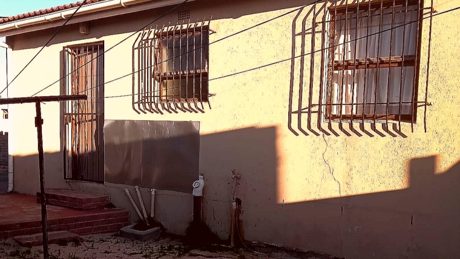 3 Bedroom Property for Sale in Ilitha Park Western Cape